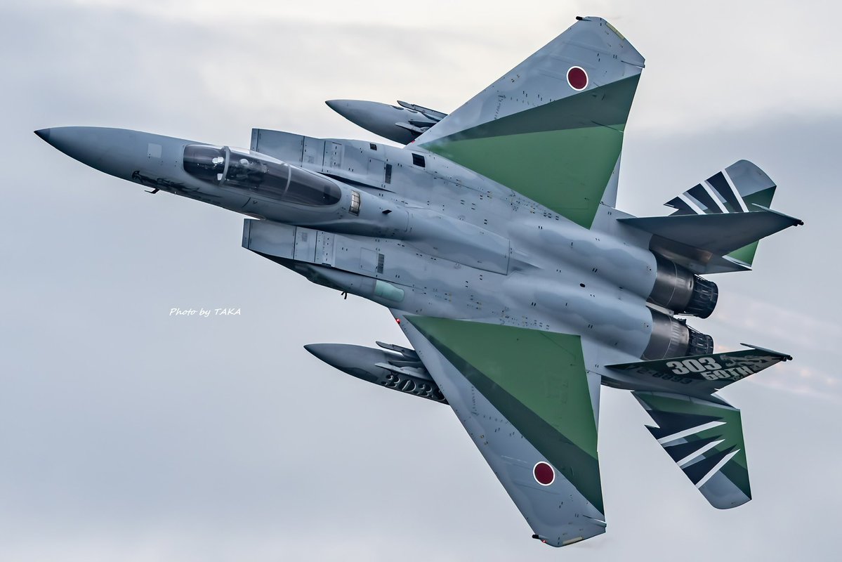 alice_herb's tweet photo. 小松基地航空祭2026

9月27日に毎年秋恒例の航空祭が開催されました。
当初雨予報で心配の声が多く見られましたが、快晴とまではいきませんが雨は降らずに済み、展示飛行は予定通り実施されました。
今年度で303SQのF-15の運用が終了する為、3個飛行隊のF-15が共演する最後の航空祭となりました。 https://t.co/C5wxlVmQRY
