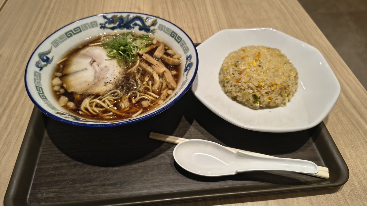 sanki_kuon's tweet photo. 尾道ラーメン半チャーハン https://t.co/PS1wHgmqFy