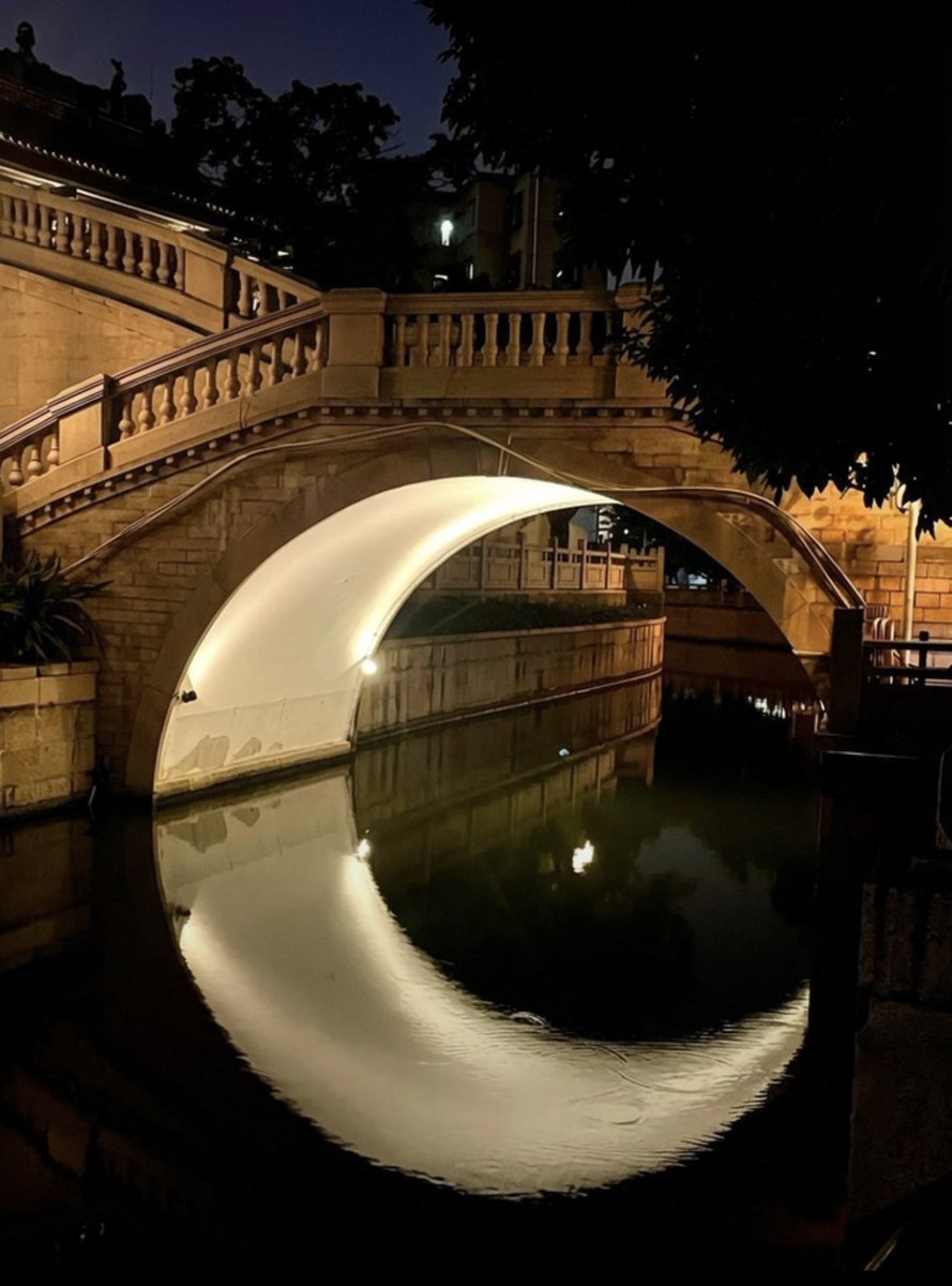 INTERIORPORN1's tweet photo. Moon Bridge 🌙 https://t.co/hefnvXSj67