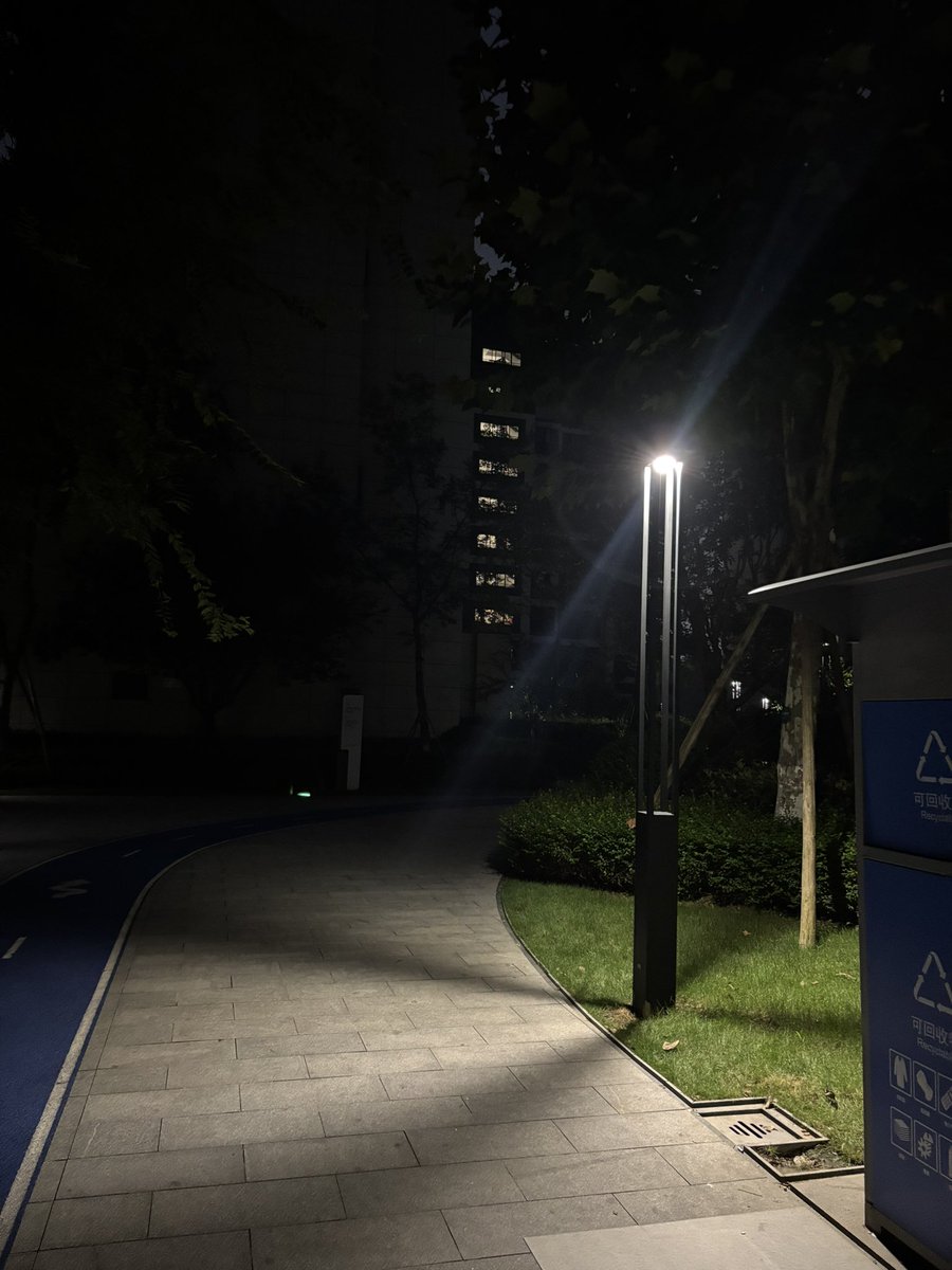 komi673's tweet photo. 你的世界需不需要我这份报备 https://t.co/W8xD0IMicm