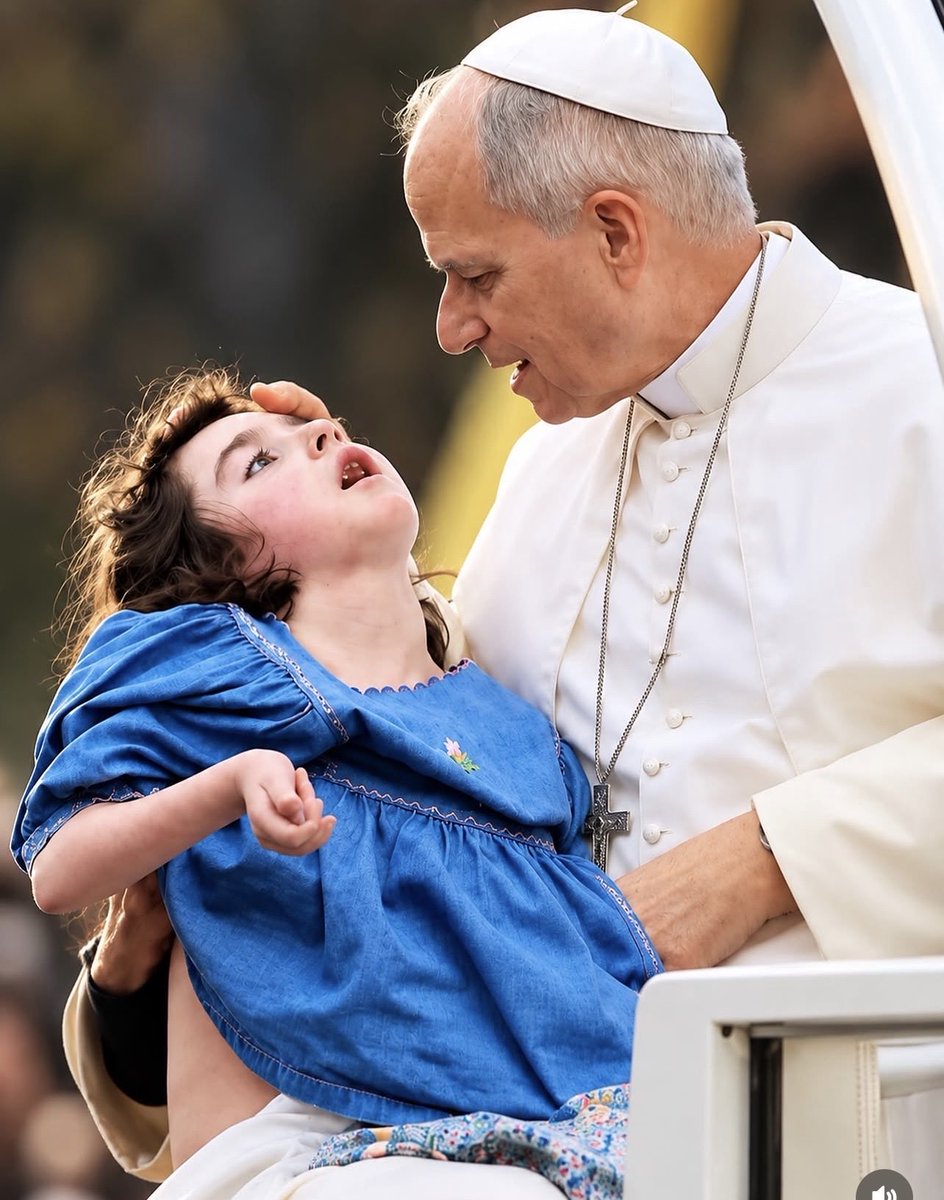 MarinaMarie83's tweet photo. Cette photo du Pape Léon XIV et Marie-Garance Noël .. 🙏🏼❤️ https://t.co/BsytKqu0Bl