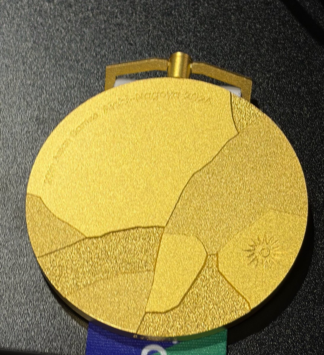 piui037's tweet photo. 金メダル重い！！
ポケモンユナイト日本が最強や！
応援ありがとうございました！！
#JPNWIN https://t.co/Ll8h7DYoaB