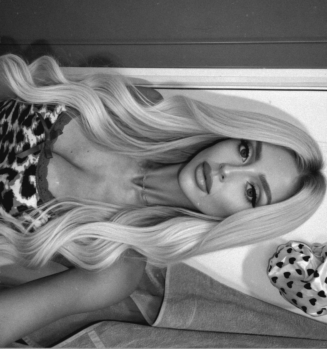 Rachaellllllx's tweet photo. Another year older 👸🏼🎂🎈 https://t.co/K5vc1rmK0L