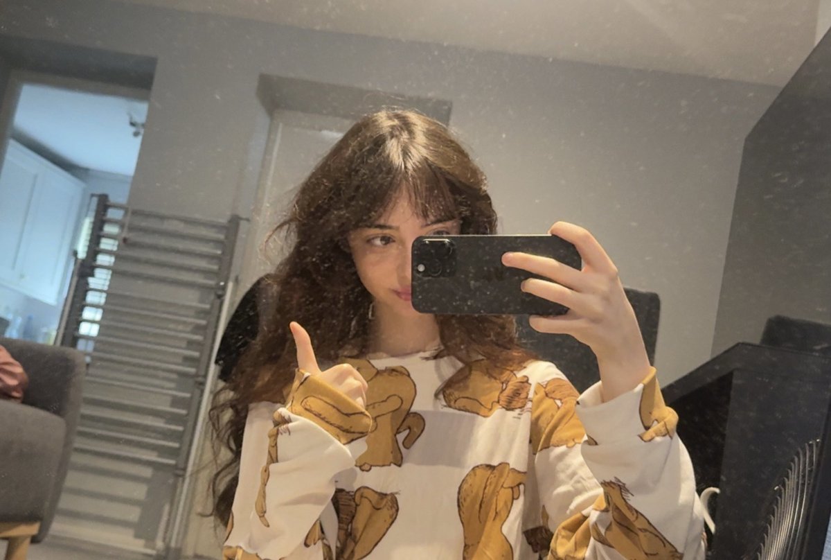 TenshiTTV's tweet photo. Makeup time (ITS ALL OVER MY MIRROR LOL) yes I know I look more like a yordle without makeup. https://t.co/EKuEP2u2nn