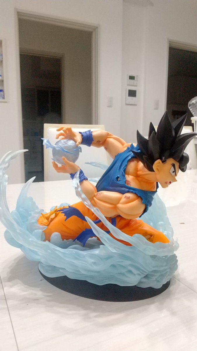 BlackmintU's tweet photo. 今日ブラショでドラゴンボール
一番くじスペクタクルバトルの
BURSTANTのA賞悟空を購入、造形、塗装は素晴らしく悟空の重量もあり重たくエフェクトいい感じです気になっている方はぜひ https://t.co/sc3lBuZpMX