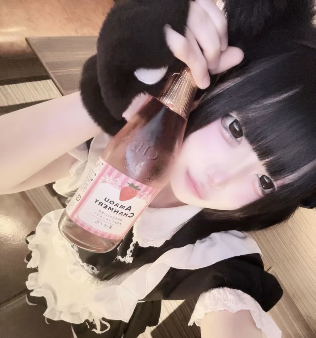 oyasumimd's tweet photo. 退勤!今日もいちごのシャンメリーありがとうございました🍓*.+゚肉じゃがも美味しかった!!
#dollbox #コンカフェ #自撮り界隈 https://t.co/rqNMsnnwpn