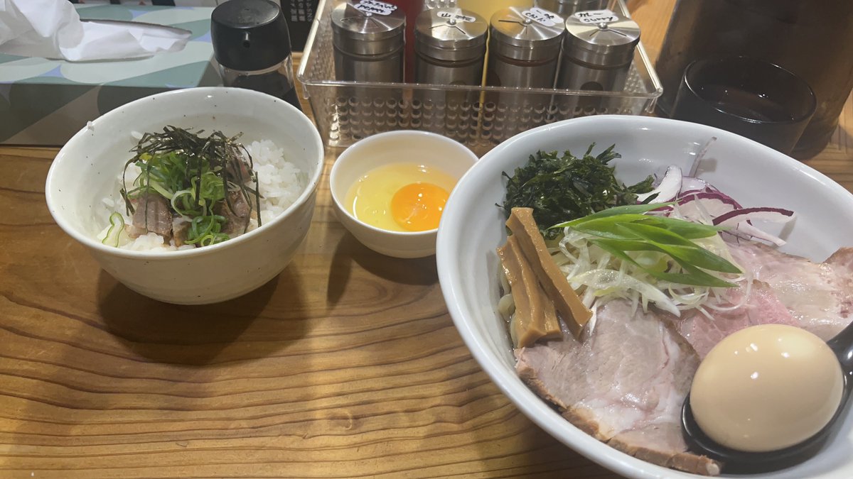 Q__o_09's tweet photo. キャラバンめちゃたのしかった！！！
お友達を増やすことのだいじさをまなびました、まる
会う予定の人4人来んくなったらそら暇やな！！！幕張がんばっていきます https://t.co/sJIROBT47o