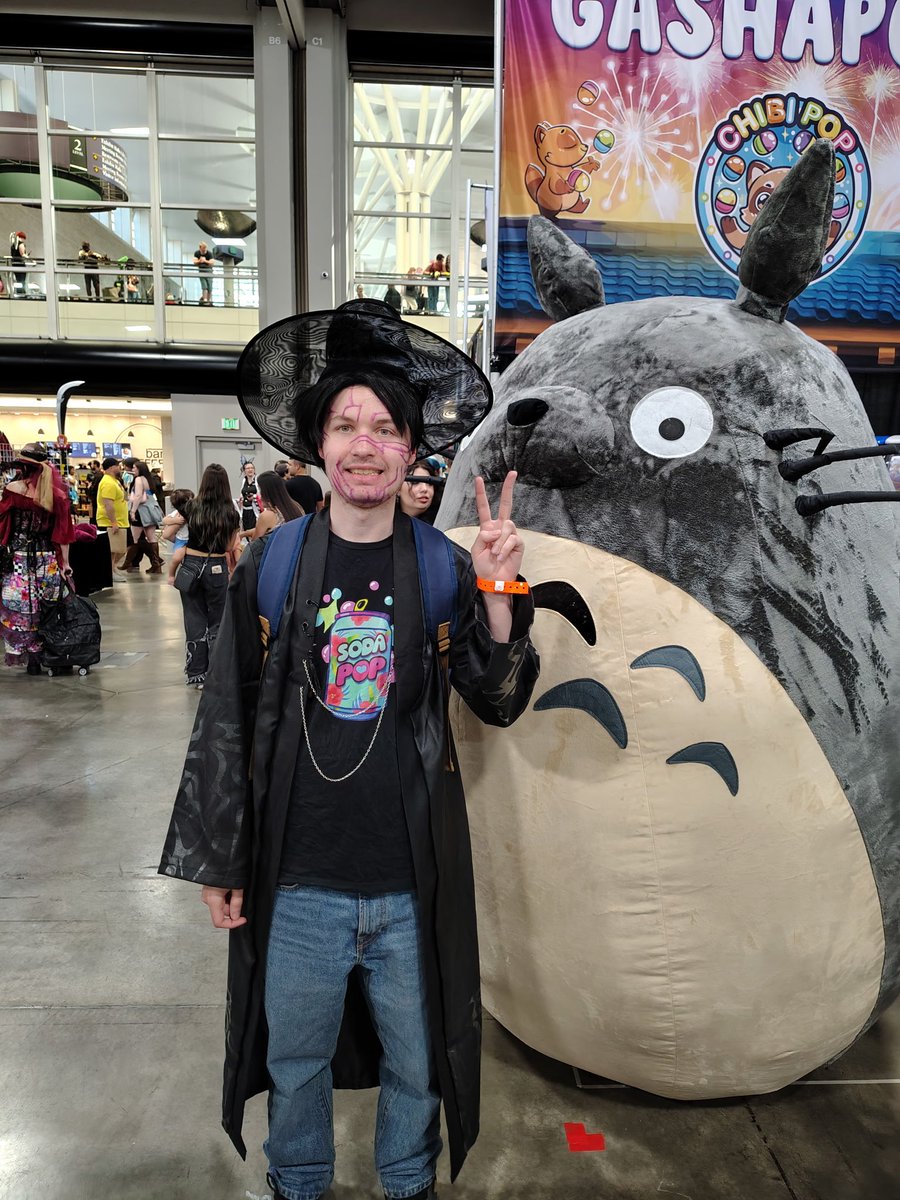 RyRyAnimation's tweet photo. @Mackenyu1116 I dressed up as Jinu in his regular outfit and also his Demon look. I ran into two girls also dressed as the same character. So that was way cool! #KPopDemonHunters #jinu #fanx #fanxslc2026 #cosplay #cosplayers https://t.co/qVj1TWmmcf