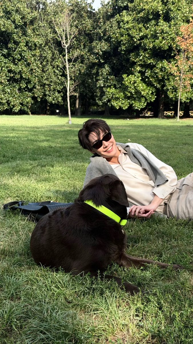 DewTeeStationTH's tweet photo. [ TikTok Update ] 

⋆⟢  270926  |  from : dewjsudewjsu

Bottega Venta Boy 🤎🍃

🔗 : https://t.co/zCVNc2UvJo

DEW X BOTTEGA VENETA MFWSS27

#BottegaVenetaSummer2027 
#BottegaVenetaXDew 
#BottegaVeneta  #dew_jsu https://t.co/L6hpzLGoQQ