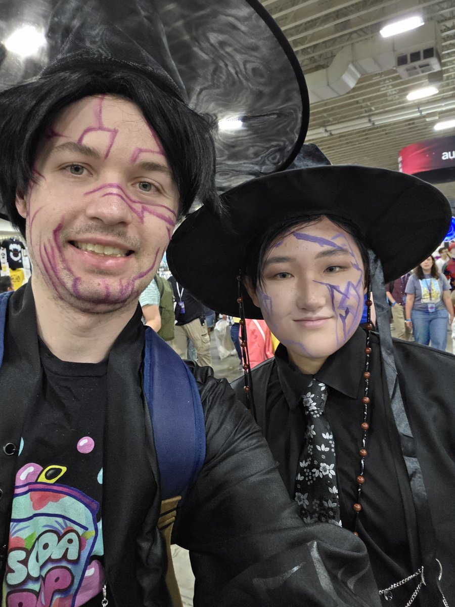 RyRyAnimation's tweet photo. @Mackenyu1116 I dressed up as Jinu in his regular outfit and also his Demon look. I ran into two girls also dressed as the same character. So that was way cool! #KPopDemonHunters #jinu #fanx #fanxslc2026 #cosplay #cosplayers https://t.co/qVj1TWmmcf