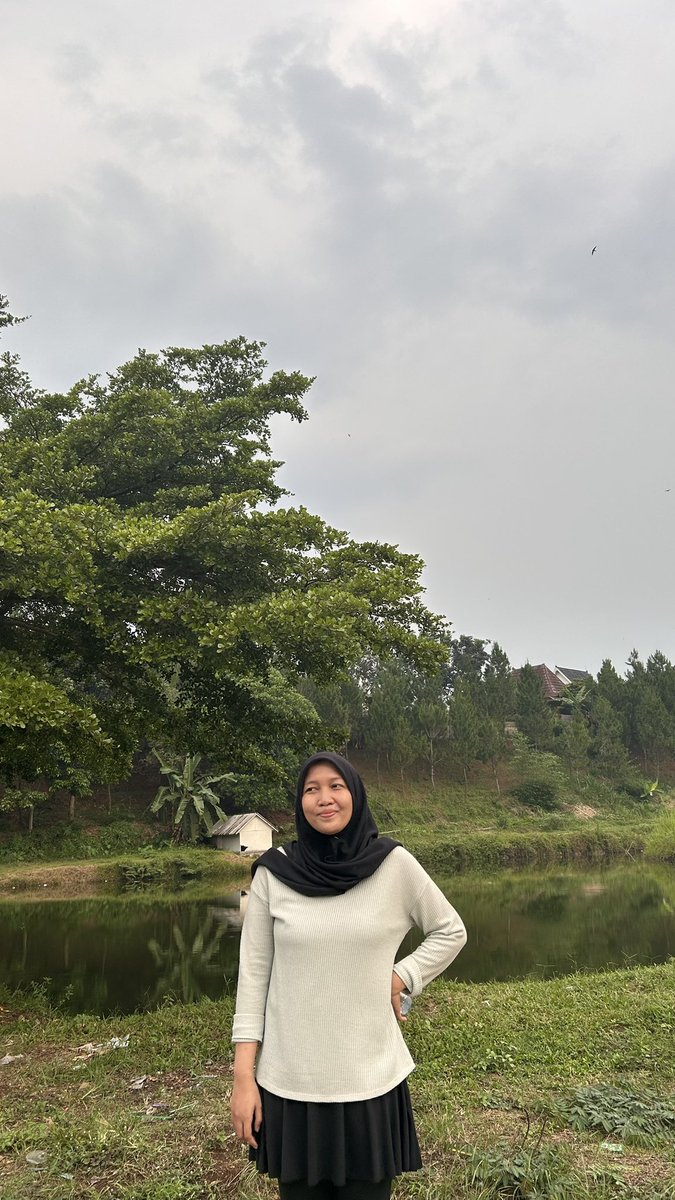 midnight00000_'s tweet photo. ekspektasi weekend well spent dgn explore tempat baru yg rame di fyp, tp krn gaada temen jadi diganti sama namatin drakor, baca buku, masak brownies, jalan kaki, dan jajan wkwkw https://t.co/ERtjFoncrU