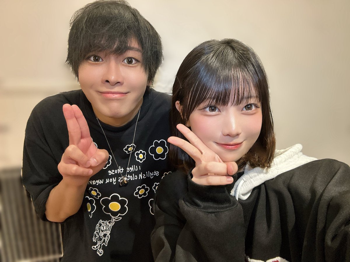 rurika_irink's tweet photo. スカイピースの☆☆イニ☆☆(じん)さんと
お写真撮っていただきました🥹✨️

小学生の頃からYouTube見ていたのでとっても嬉しいです..！！（ ;  ; ）
優しく対応してくださって感動しました🥹
これからも応援しています💖 https://t.co/hdJ2pkjJwx