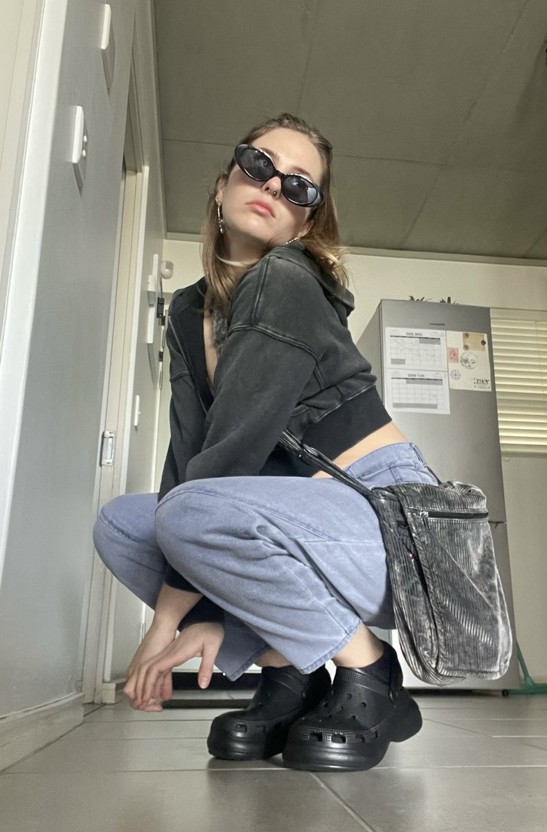yourgoddes_aria's tweet photo. Come 🫴 sniff like everyone does cause this is your destination 
#bdsm #findom4ever https://t.co/bt0eeNjm2L