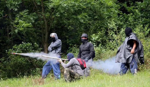 NewArtemis22's tweet photo. Cómo que acción directa no violenta, amiguis?

Haced el favor de llamar a los mineros asturianos, que os hagan ellos el taller. https://t.co/QzwSQux7pk