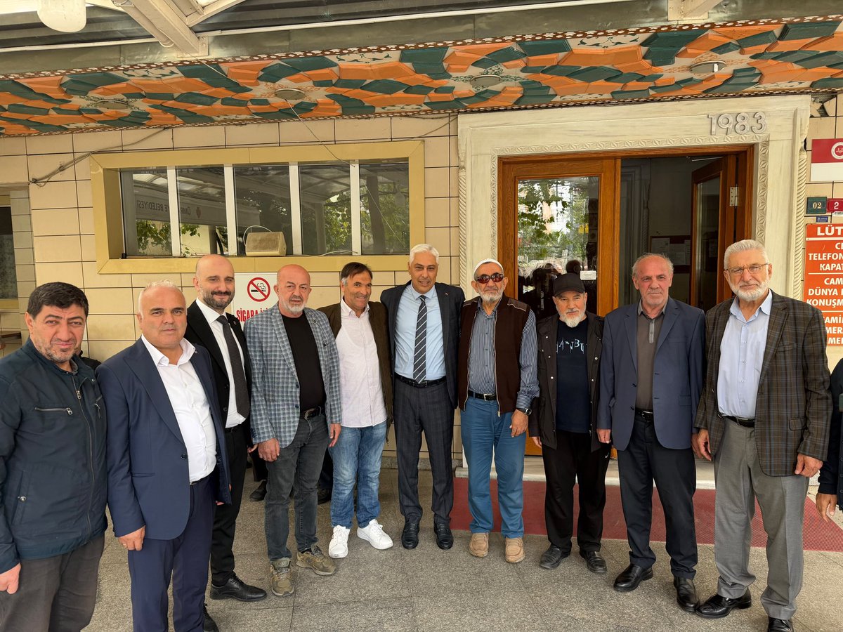 BarisOzerol's tweet photo. 📍 Ümraniye 

Hicret Camii’nde öğle namazımızı eda ettik.

Namazın ardından cemaatimizle bir araya gelerek samimi bir sohbet gerçekleştirdik. Rabbim birlik ve beraberliğimizi daim eylesin.

#TürkiyeYüzyılıBuluşmaları https://t.co/zDAyI2IitQ