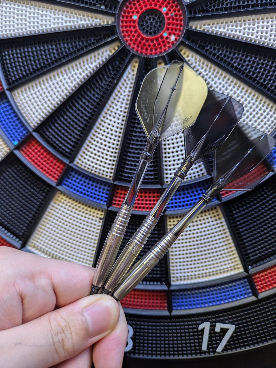 Martin_Darts's tweet photo. DEVIL’S WAYめちゃくちゃ良い。
KURAMAとはまた違った良さがある。どっちも投げやすい。 https://t.co/l9H4ohQ8pD