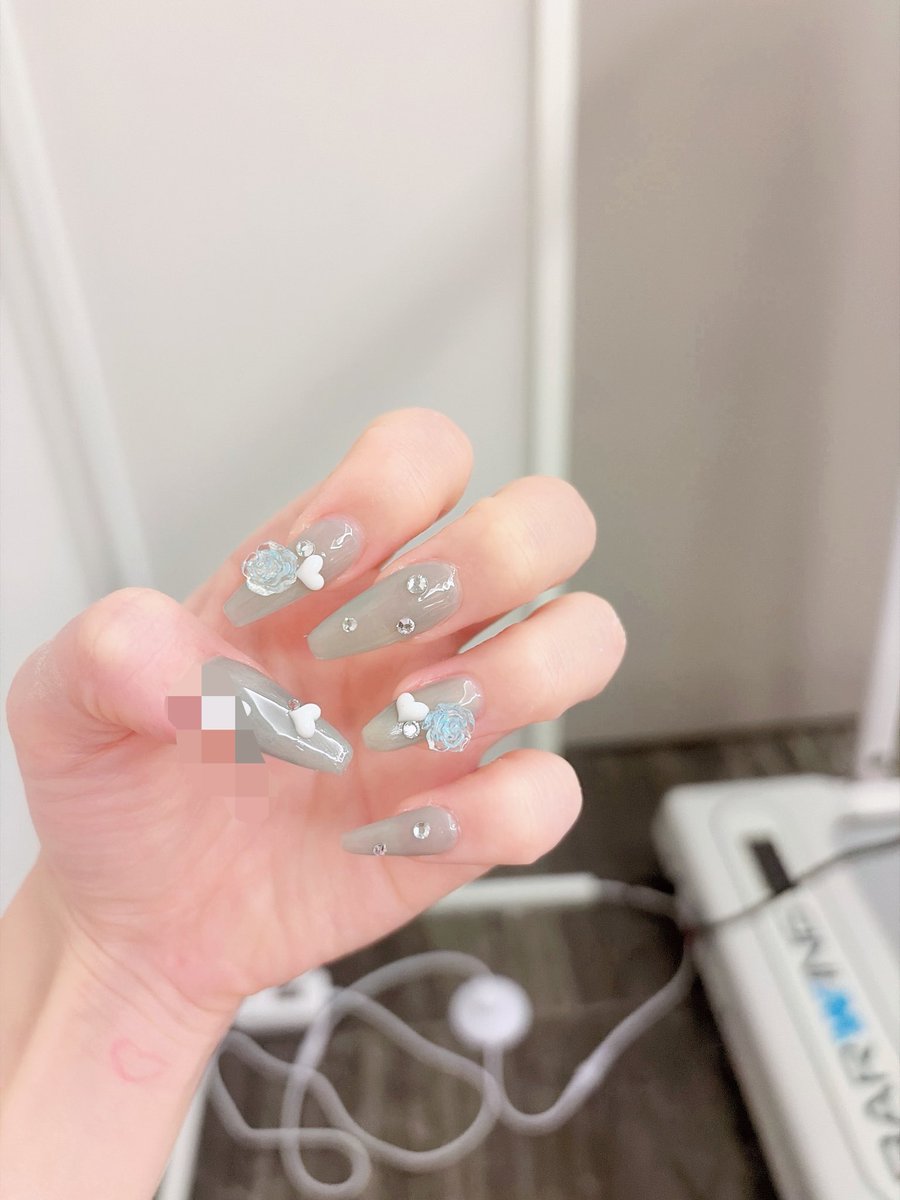 subpianotan's tweet photo. まえなおしたばっかなのにボロボロになったからまた💅
可愛くしてます ·͜·
下手だからすぐ取れるんだな🙂‍↕️ https://t.co/UjuRyQa30d