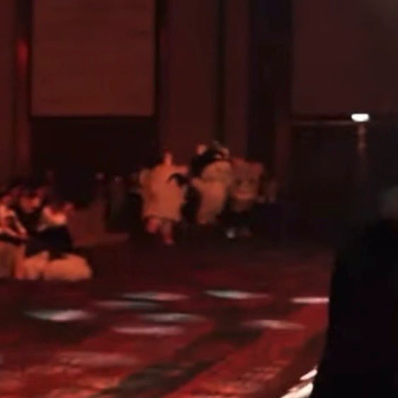 blueyuocean_'s tweet photo. พี่ถาได้รางวัลหลาน ๆ สามก้อนโดดกันใหญ่เลย น่าร้ากกก 555555555555555 https://t.co/xcG2IJQqnY