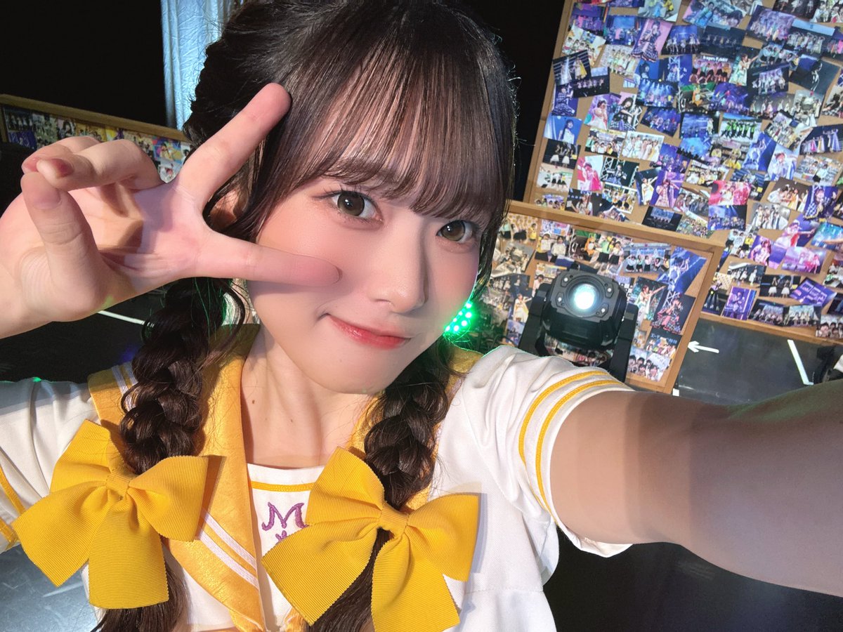 minami_haruka02's tweet photo. 新衣装verも！！！！！
めっかわ黄色セーラー服です🌟
#前橋ウィッチーズ https://t.co/jDcPd3KxDn