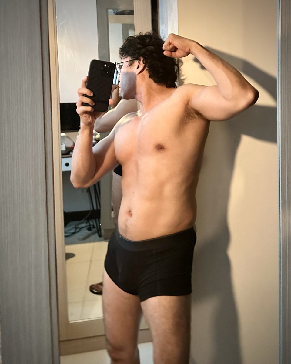 AlekseiPerkele's tweet photo. Fit check ✅
De verdad tengo que reducir la grasa corporal. Todavía tengo 22,6% 😬 https://t.co/EUxdIGwsRr