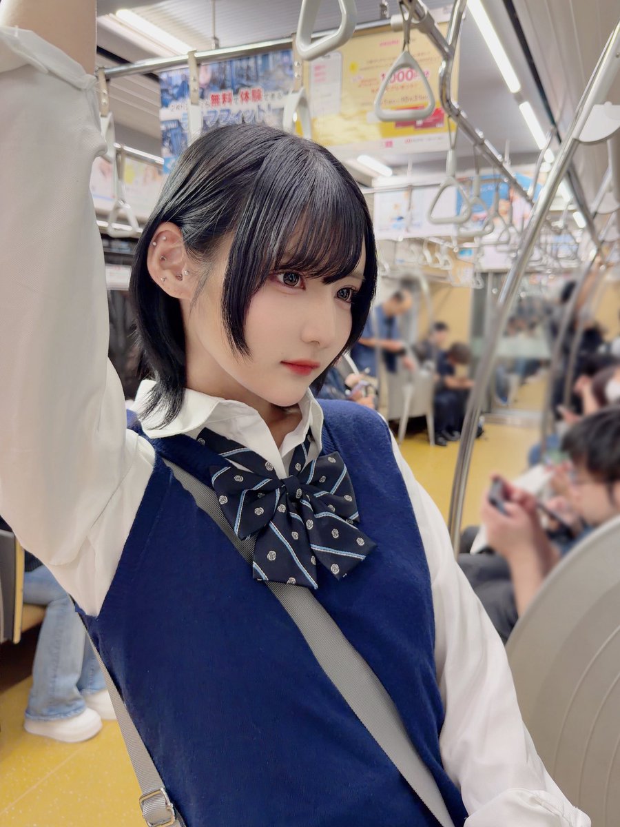 hakanai_yuma's tweet photo. 中性的メロ顔のショートカットちゃん https://t.co/9Cg4kLDnmK