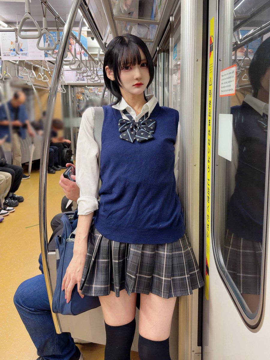 hakanai_yuma's tweet photo. 中性的メロ顔のショートカットちゃん https://t.co/9Cg4kLDnmK