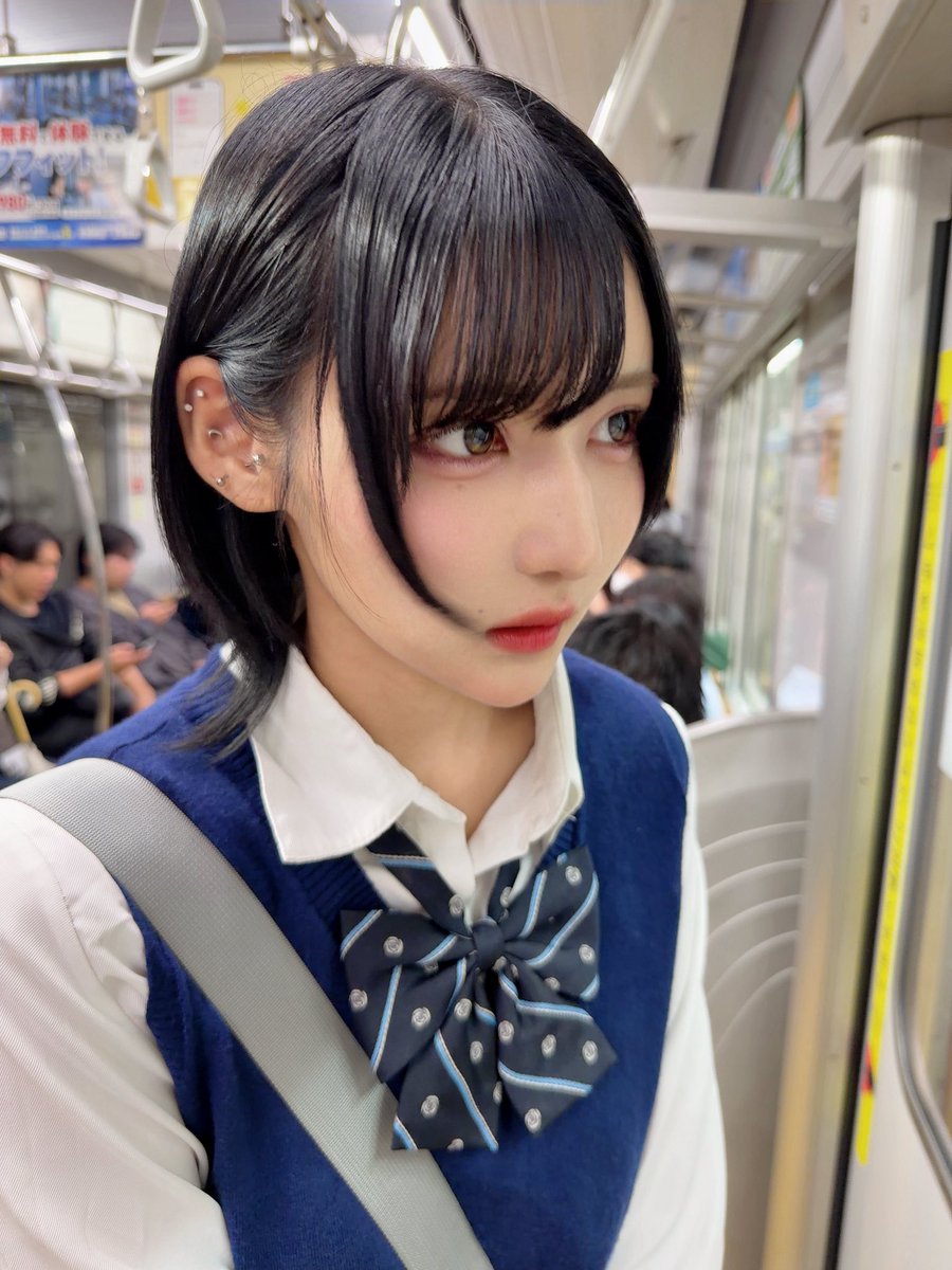 hakanai_yuma's tweet photo. 中性的メロ顔のショートカットちゃん https://t.co/9Cg4kLDnmK