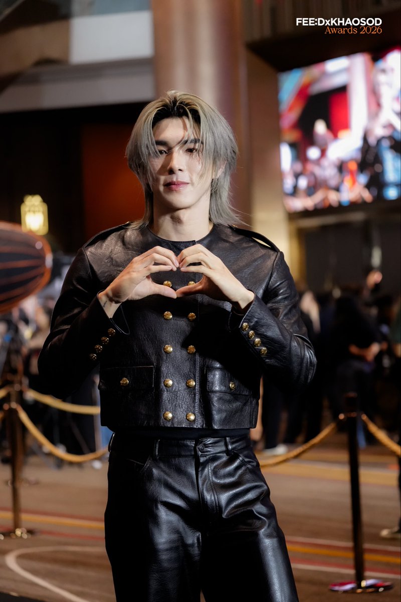 feed_4_future's tweet photo. บูม รวีวิชญ์ ร่วมเดิน Black Carpet ในงาน FEED X KHAOSOD AWARDS 2026
.
#FEEDxKHAOSODAwards2026 https://t.co/1C1MYwQZc4