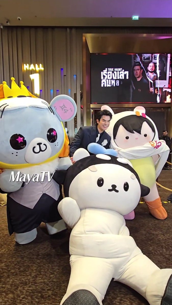 im_missladypink's tweet photo. พี่มายกับยัยซัง เจอกันครั้งที่ 2 แน้วนะ น่าร้ากกกกกกก ครั้งก่อนพี่มายบอกให้เรียก "พี่มาย" ไม่เอา "อามาย" ส่วนครั้งนี้พี่ ๆ สื่อชิงเรียกลุงมายก่อนเลย 🤣🤭🤏

#FEEDxKHAOSODAwardsxSHINE
#FEEDxKHAOSODAwards2026 #MilePhakphum #POLCASAN https://t.co/mV3BTzMnFK
