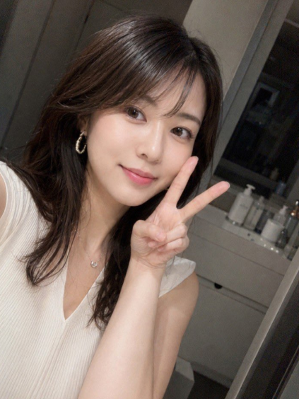 Scoops7181's tweet photo. DM送れる新規さんいますか？

ここで言えないｴﾁ動画を撮ってみたので、
素直に点数つけてほしいな…♡

こんなおばさんのでも見てくれるなら、
「動画」ってDMください🥺

もちろんタダなので、待ってます…💌 https://t.co/hBUXrknJgb