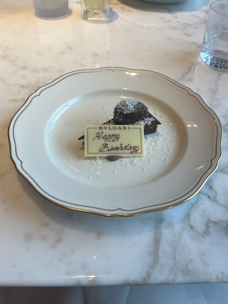condor_seo's tweet photo. ブルガリホテルにあるニコロミートにて
両親に誕生日を祝ってもらいました🤍
お料理も空間も本当に素敵すぎました〜☺️ https://t.co/QS0Fee1ovu