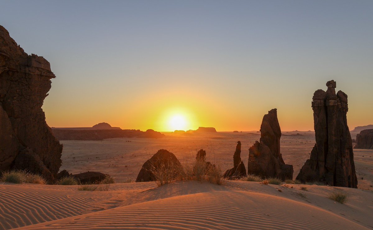 EnnediTchad's tweet photo. 27 Septembre: Journée mondiale du tourisme 
Paysages, patrimoine culturel et biodiversité de l’Ennedi offre un patrimoine exceptionnel à découvrir, valoriser et préserver.

📸 Orozi, Marcus et Michael 
@AfricanParks 
#JournéeMondialeDuTourisme  #Ennedi #Tchad #TourismeDurable https://t.co/3HkkLc5oct