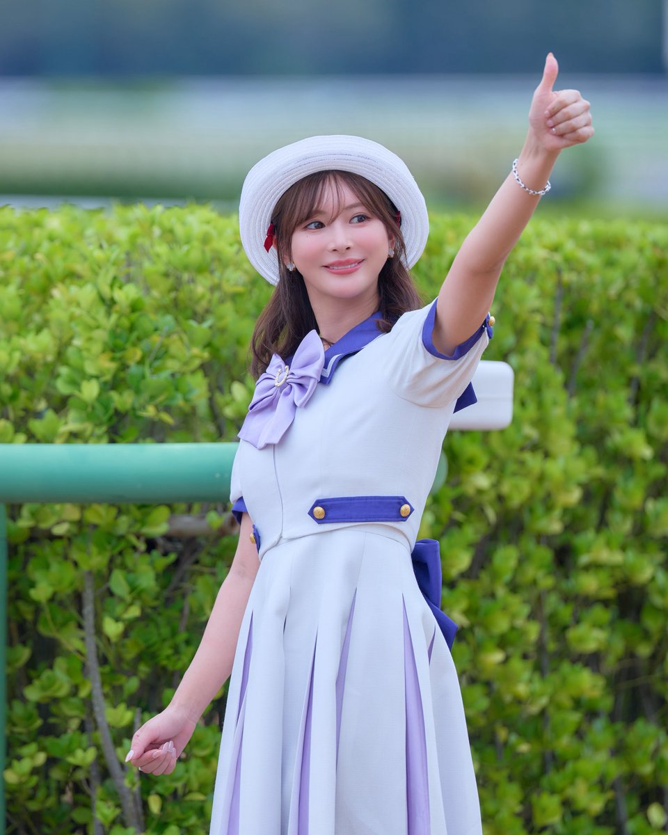 MinamiHimeno000's tweet photo. 中山競馬場にてたくさんのご来場ありがとうございました😊！！！
取り急ぎ🐴💐✨
パワー！
また改めてゆっくり更新します🫡 https://t.co/8A9JvJX3tp