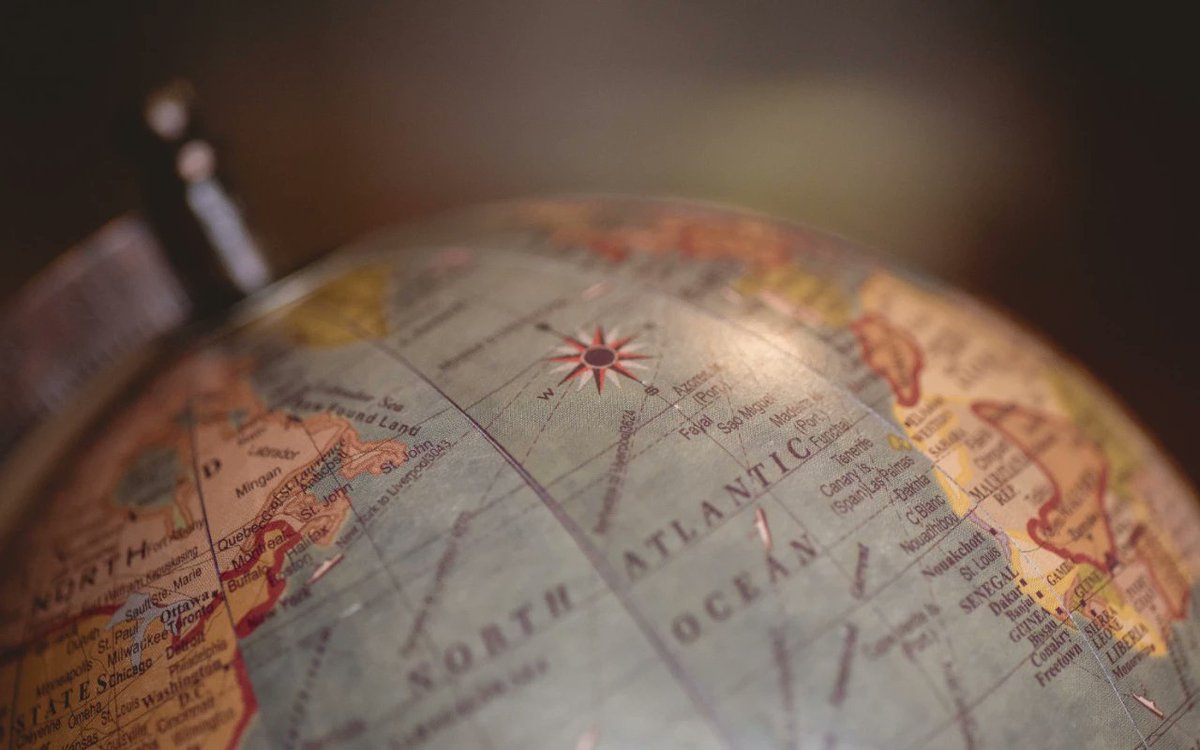 ecotimes_dz's tweet photo. 🌍 Homéostasie de la croissance
Europe sous pression, Afrique en mouvement, Algérie en croissance : la chronique de la semaine décrypte les mutations de l’économie mondiale.
Lire l'éco du dimanche par @LKhaber 👉 https://t.co/kYu1lnsMgb #Algérie #Économie #Croissance https://t.co/vTQPfXVWMs