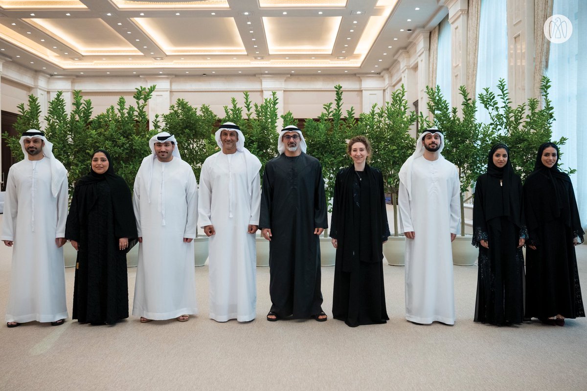 ADMediaOffice's tweet photo. خالد بن محمد بن زايد يستقبل فريق العمل المشارك في القمة الـ18 لقادة دول مجموعة "بريكس"، التي استضافتها العاصمة الهندية نيودلهي يومي 12 و13 سبتمبر الجاري، وسموّه يُشيد بالجهود التي بذلها الفريق لإنجاح مشاركة دولة الإمارات في أعمال القمة. https://t.co/LqgtfxFO0O