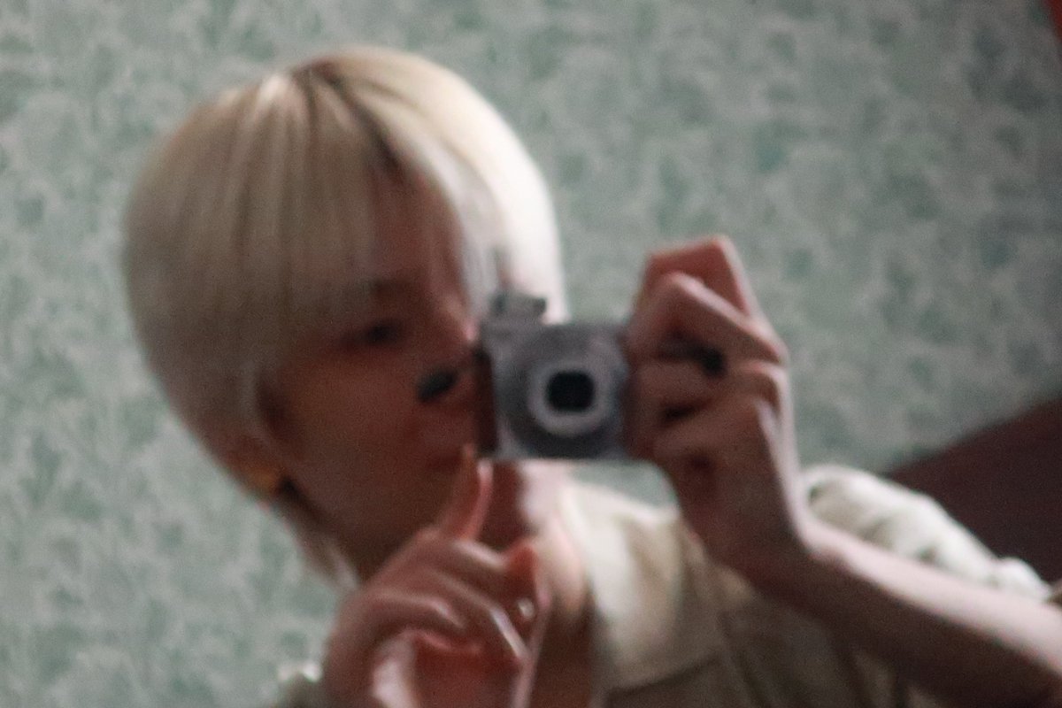 22rw10's tweet photo. 260927 상혁이 🌟 weverse post 

👋

#RIWOO #리우 https://t.co/c34udIEy0s