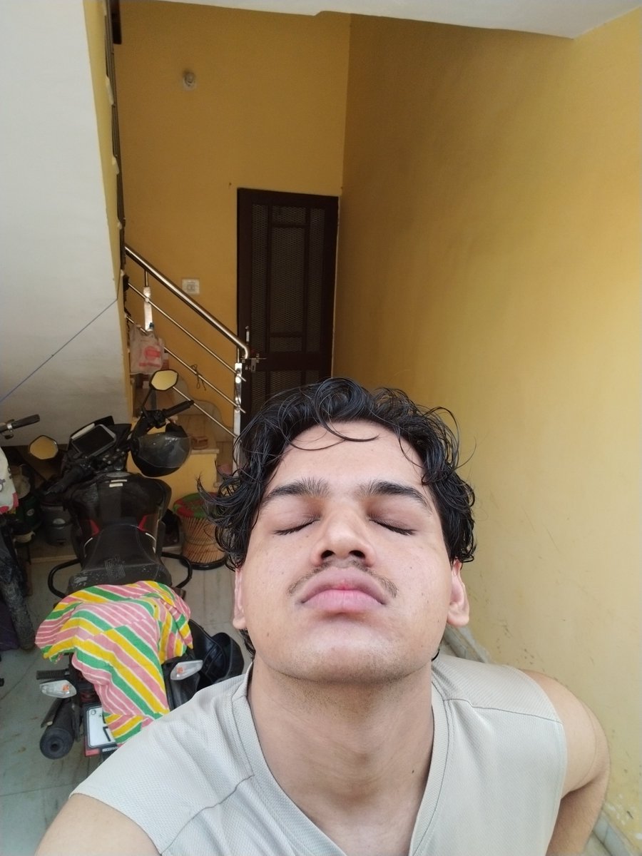 LD77x41's tweet photo. Skin is glowing tho only good thing going on in my life https://t.co/rQHj6TPGeb