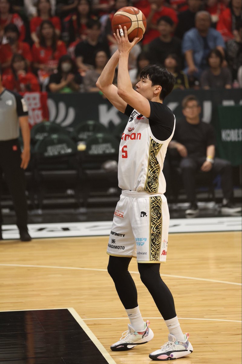 kiichichian's tweet photo. B.LEAGUEレギュラーシーズン初得点はフリースローでした👏

#ソンギョチャン 選手　#송교창
#大阪エヴェッサ #エヴェッサカメラ部 https://t.co/ylllpZcKLu