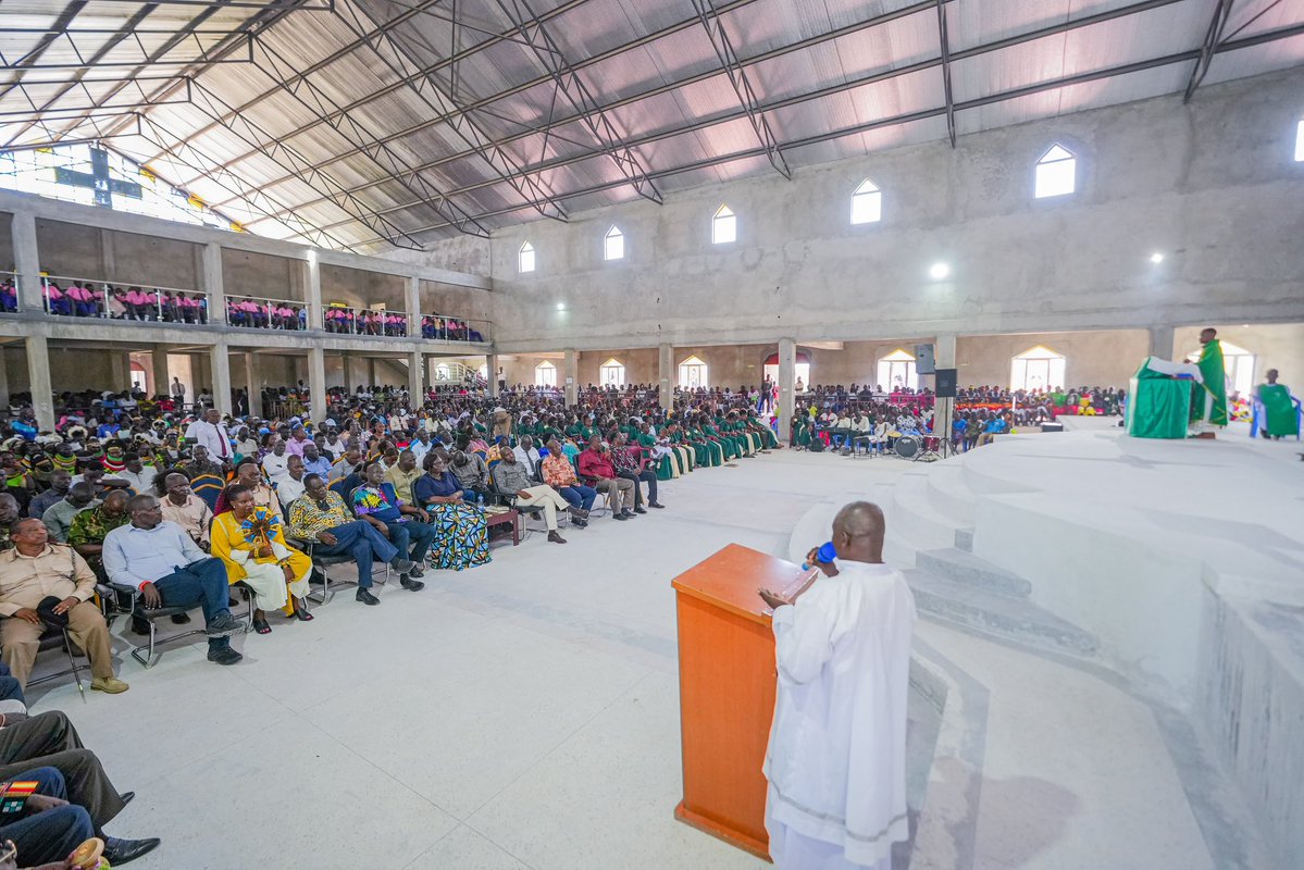 CSBeatriceMoe's tweet photo. Joined my cabinet colleague CS Kipchumba Murkomen, Turkana leaders and other worshippers for a Sunday Church service and fundraiser at Holy Family Catholic Church, Kanameker Parish in Lodwar town.

The Priest encouraged us with the teachings from the book of Matthew 21:28–32 (Parable of the Two Sons) in which Jesus contrasts genuine repentance and action with empty religious profession.