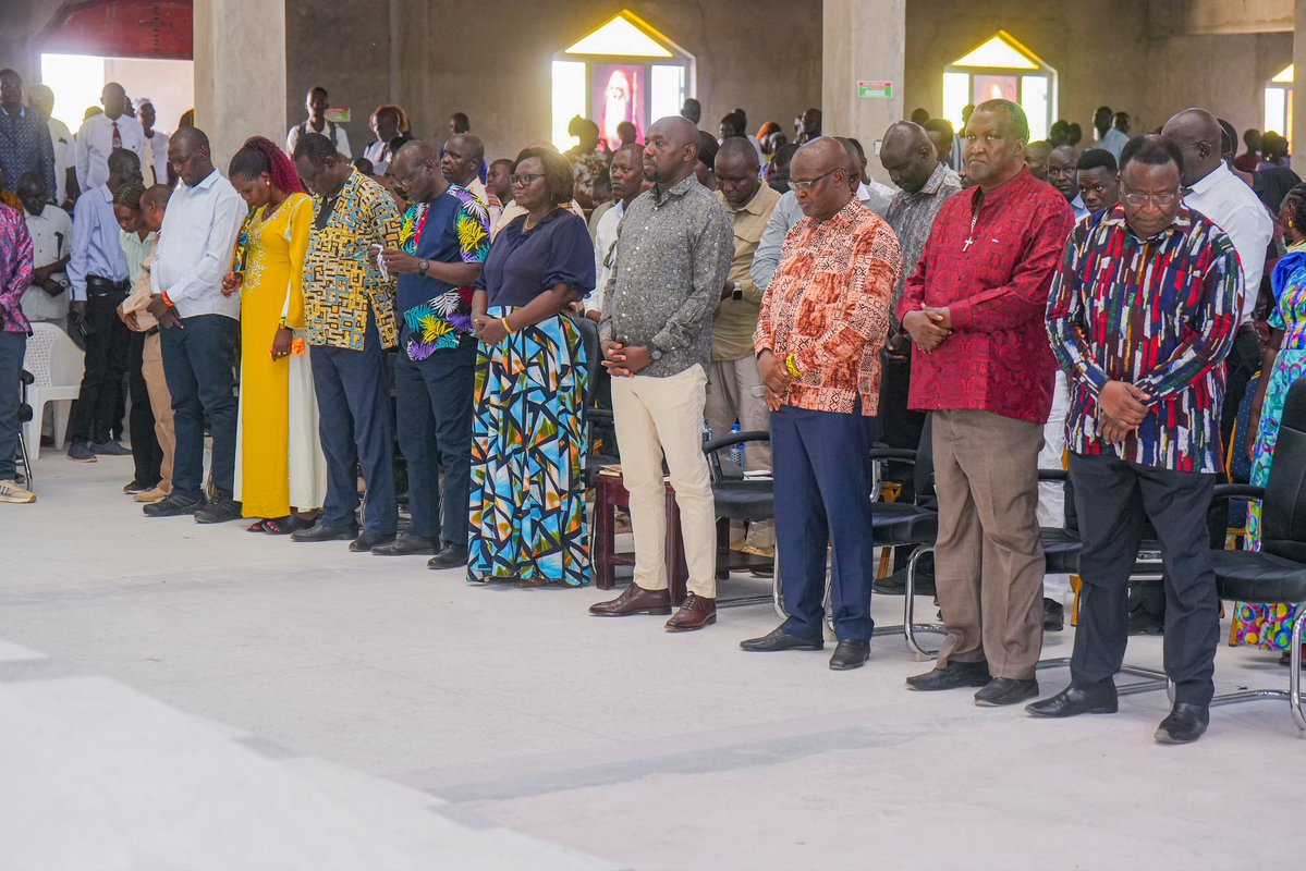 CSBeatriceMoe's tweet photo. Joined my cabinet colleague CS Kipchumba Murkomen, Turkana leaders and other worshippers for a Sunday Church service and fundraiser at Holy Family Catholic Church, Kanameker Parish in Lodwar town.

The Priest encouraged us with the teachings from the book of Matthew 21:28–32 (Parable of the Two Sons) in which Jesus contrasts genuine repentance and action with empty religious profession.