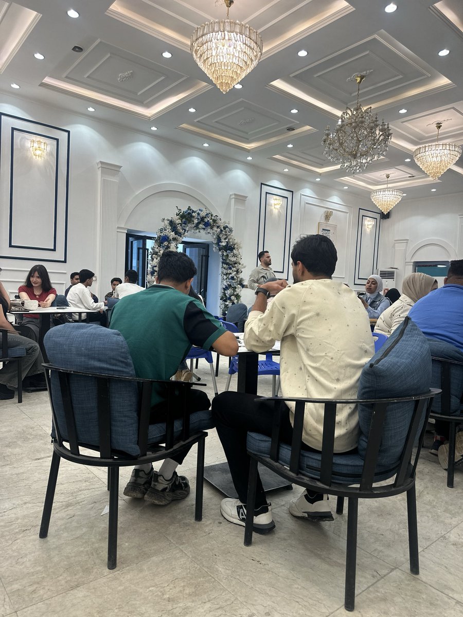 esqlp5's tweet photo. داتابع we are بكافتريا الجامعه 
وساحبه ع المحاضرات https://t.co/Dz3Mwwjb1A