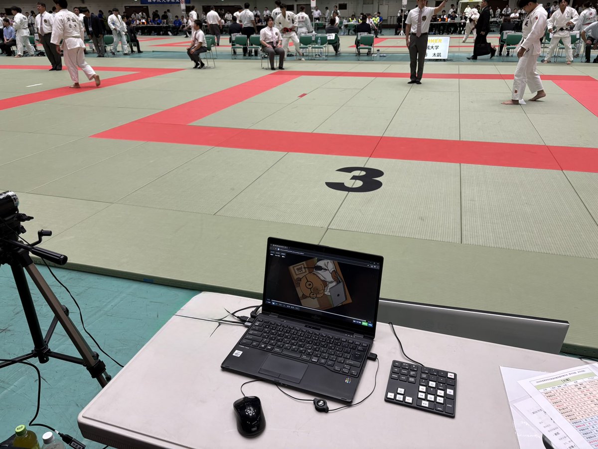 galaxy14judo's tweet photo. 嬉しかったのは自作ケアシステムを褒められたこと

係員が操作するより審判が操作した方が段違いに効率的なんですよね
審判を守るものでもあるんだから自分でやらんと

11月が本チャンなので、開発のヤル気が出ることを祈ります https://t.co/4u0Q8vEqvj