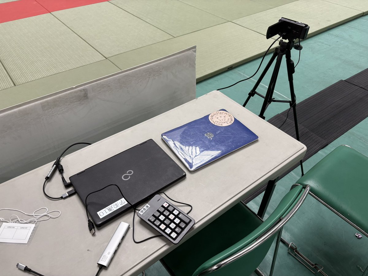 galaxy14judo's tweet photo. 嬉しかったのは自作ケアシステムを褒められたこと

係員が操作するより審判が操作した方が段違いに効率的なんですよね
審判を守るものでもあるんだから自分でやらんと

11月が本チャンなので、開発のヤル気が出ることを祈ります https://t.co/4u0Q8vEqvj