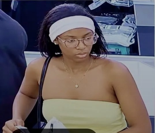 AmukelaniMoyani's tweet photo. Wanted for stealing a purse!! https://t.co/uQgoyDKfzc