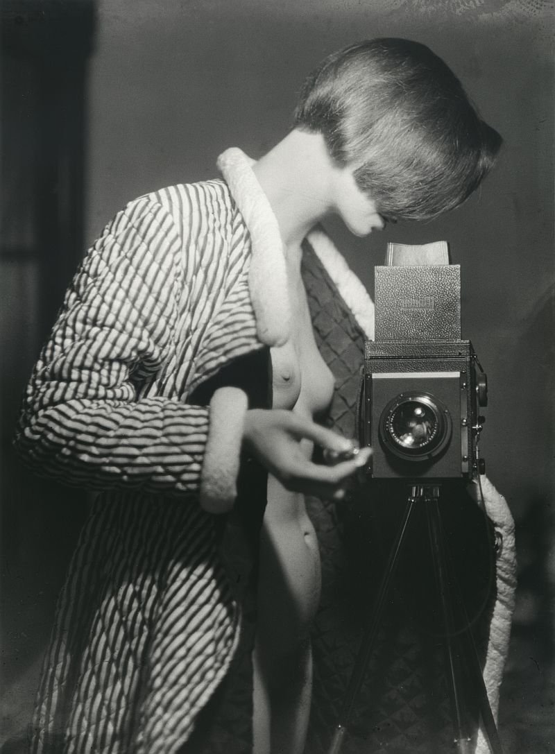 d_omell's tweet photo. self-portrait by #Marianne #Breslauer (#1909) https://t.co/qM6IgY3Rfb