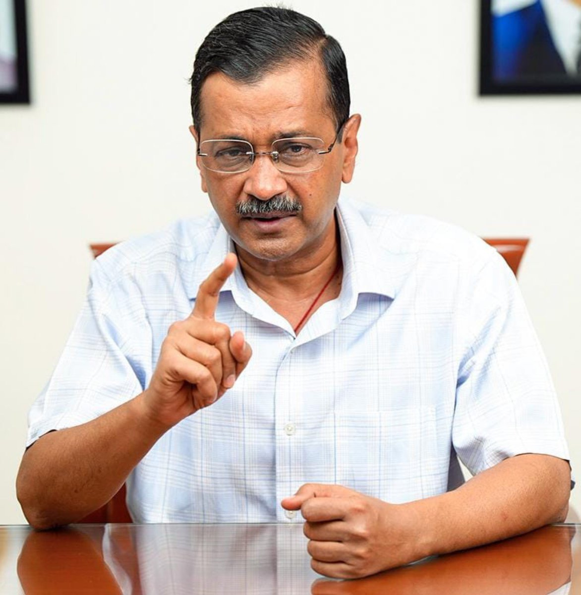 JaikyYadav16's tweet photo. आज दिल्ली को अरविंद केजरीवाल की बहुत तेज़ याद आ रही होगी।

अरविंद केजरीवाल को दिल्ली वालों ने थप्पड़ मार लिए मगर अरविंद केजरीवाल ने जनता जनार्दन को कभी थप्पड़ नहीं मारा, लेकिन

आज दिल्ली के मंत्री दिल्ली की जनता को सवाल पूछने पर थप्पड़ मार रहे हैं, कभी कभी शर्म आती है कि हम किस तरह की डेमोक्रेसी में रह रहे हैं।

इतना घमंड आता कहां से है इन नेताओं के भीतर?