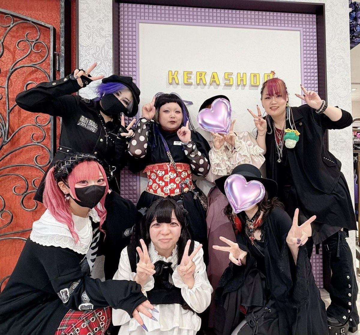 kerashinjuku's tweet photo. 【閉店のご挨拶】

​本日をもちまして、KERA SHOP 新宿店は最後の営業を終了いたしました。

​オープン以来、ファッションを愛するたくさんのお客様の笑顔や温かいお言葉から、私たちはいつもたくさんのパワーをいただいておりました。

​皆様の日々の暮らしや、特別な日を彩るアイテム選びをお手伝いできたことは、スタッフ一同の大きな誇りです。

​当店で見つけてくださった宝物たちが、これからも皆様の毎日を輝かせ続けますように⟡˖·

​これまでKERA SHOP 新宿店を長らくご愛顧いただき、本当にありがとうございました♥️

​KERA SHOP 新宿店　スタッフ一同