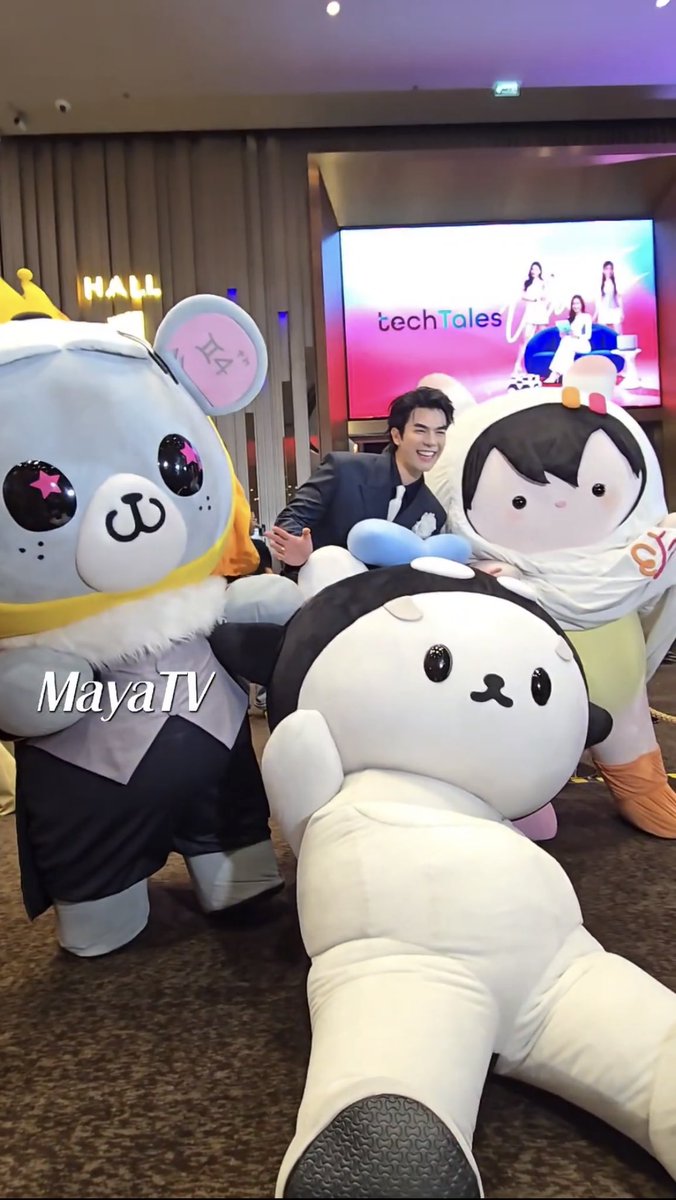 WanvF's tweet photo. 3:1 group photo  four little cuties in the picture 

#FeedxKhaosodAwardsxShine
#Milephakphum https://t.co/rLyuU8BFjl