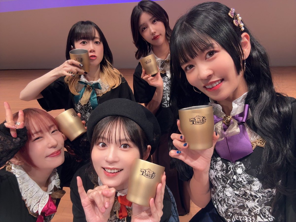 aibaaiai's tweet photo. 『RoseliaのRADIO SHOUT! -Prost-』

ありがとうございました！！！
#レディシャ 300回おめでとう〜👏✨

久しぶりの5人揃ってのイベント🌹
ライブの話や、
これまでのレディシャエピソードなど、
ここでしか聞けないお話が盛り盛り！
配信もありますよーん！

くどはるとめぐちぃが紡いでくれて、
皆さまが支えてくれた番組。
これからも、よろしくお願いします💙

感想はこちらで是非☺️
#レディシャ_プロースト1部　
#レディシャ_プロースト2部