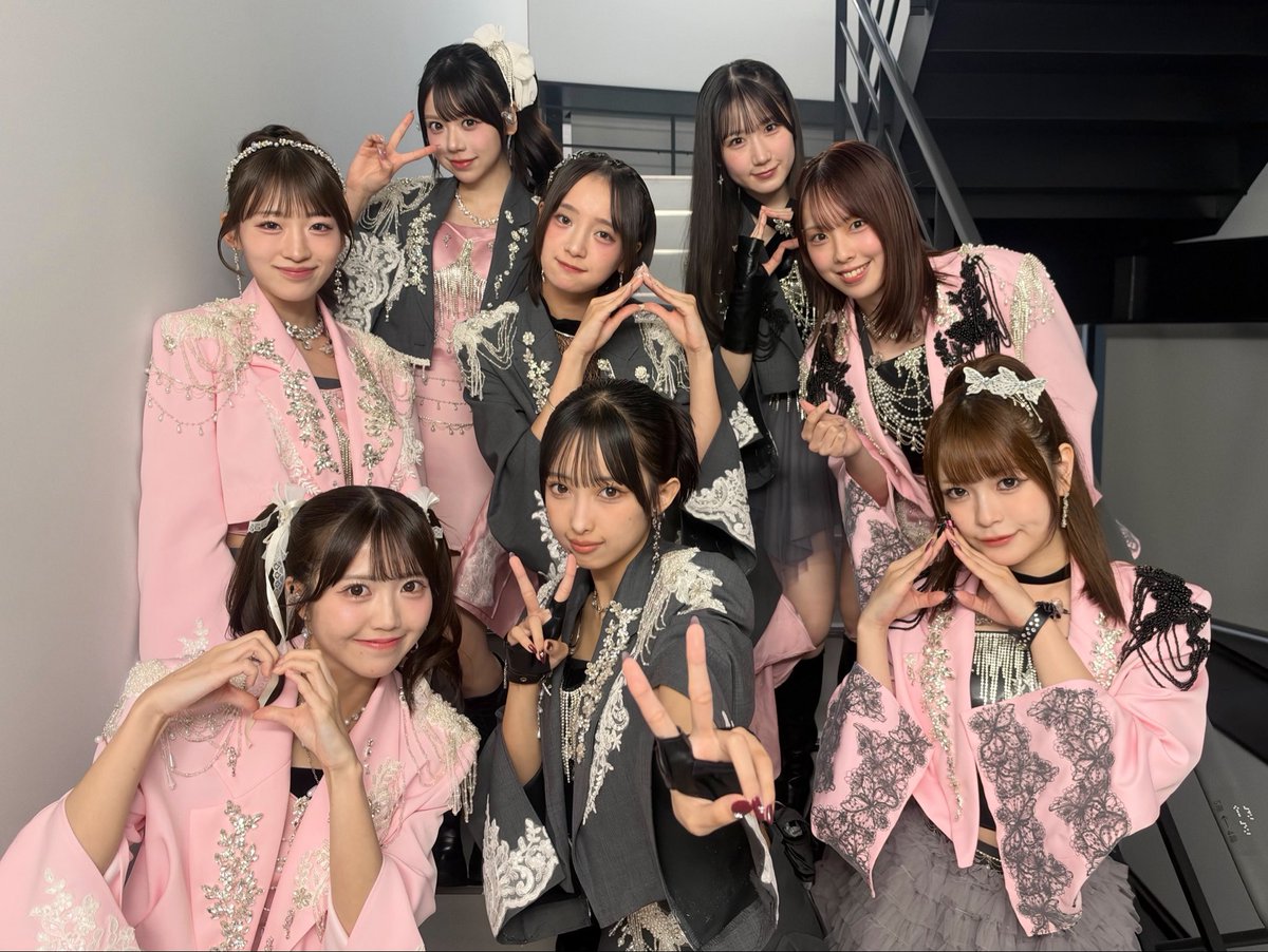hanagedepasu's tweet photo. ニッショーホール夜の #オチャノーマ　#北原もも さん
米村美容室のカチモリヘアーありがたい
肩甲骨が見えると移動している時に姿勢が良い背中に気品を感じる
昼ではやや上ずったダントツで愛しての最後シャウト気味で終わるパートも夜はキマっていた
リクエストの歌い出し最高でした☺︎
#ocha_norma https://t.co/ohW5X28izH